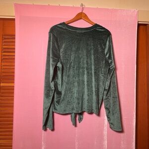 Velvety green tie-front pull over blouse